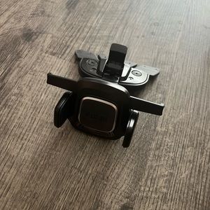 Iottie phone holder